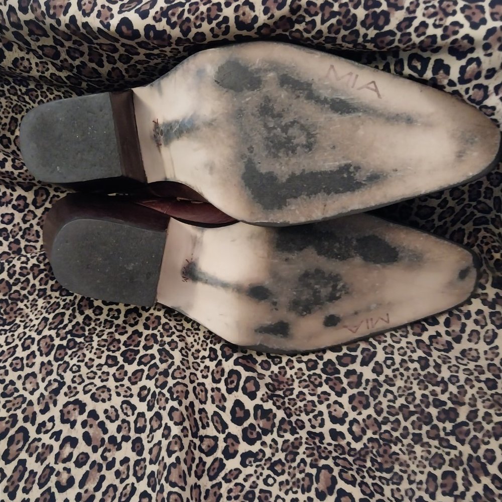 2561 Size 7.5 Mia Leather Booties Made in Brazil - Picture 6 of 8